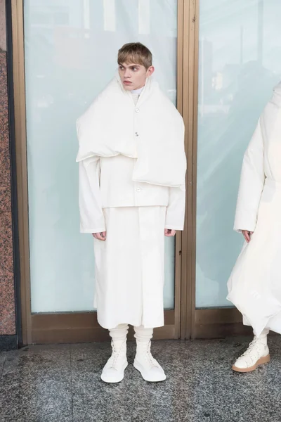 Look 1